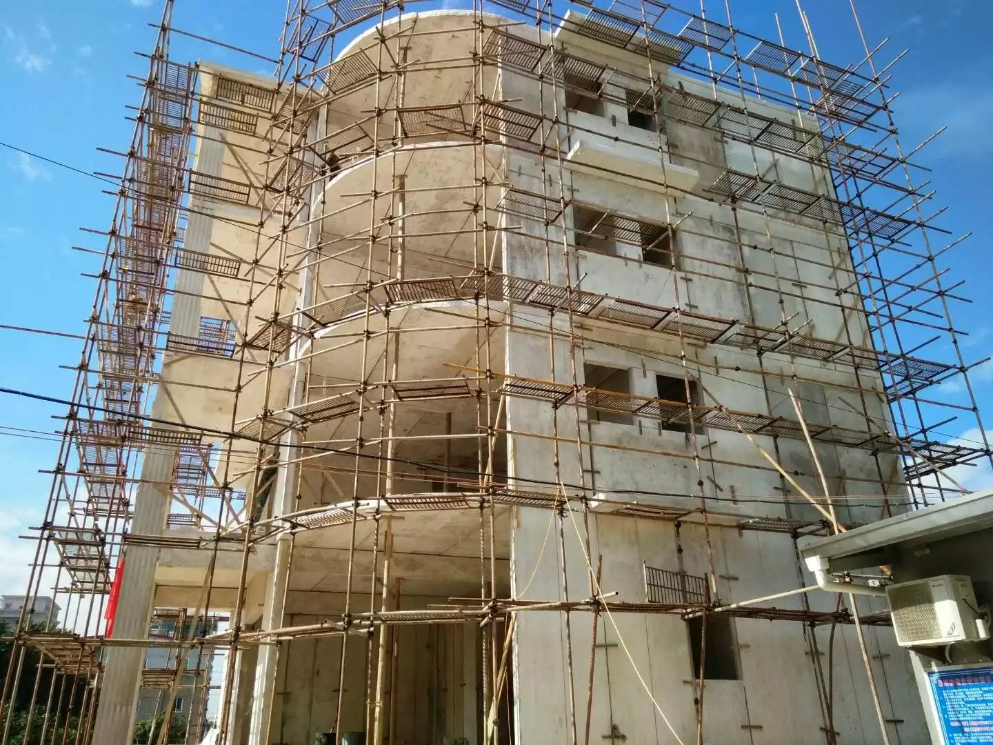 石狮星河绿色环保装配式建材在福建修建的五层别墅建筑